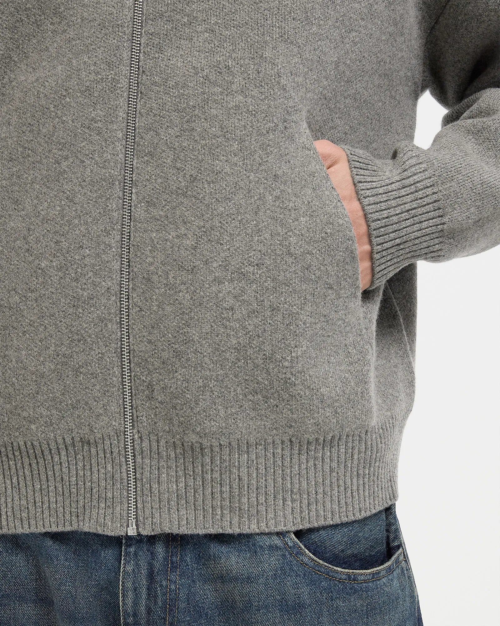 CORE ZIP-UP SWEATER