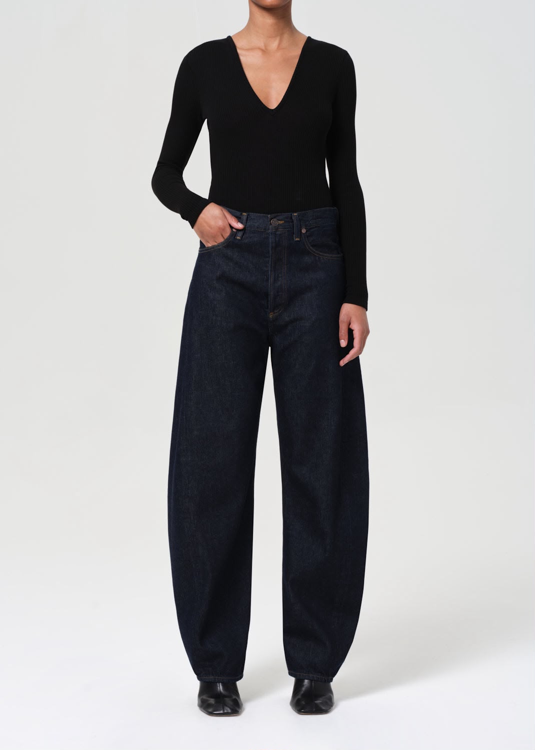 LUNA HIGH RISE PIECED TAPER (WEIGHTLESS)
IN RINSE