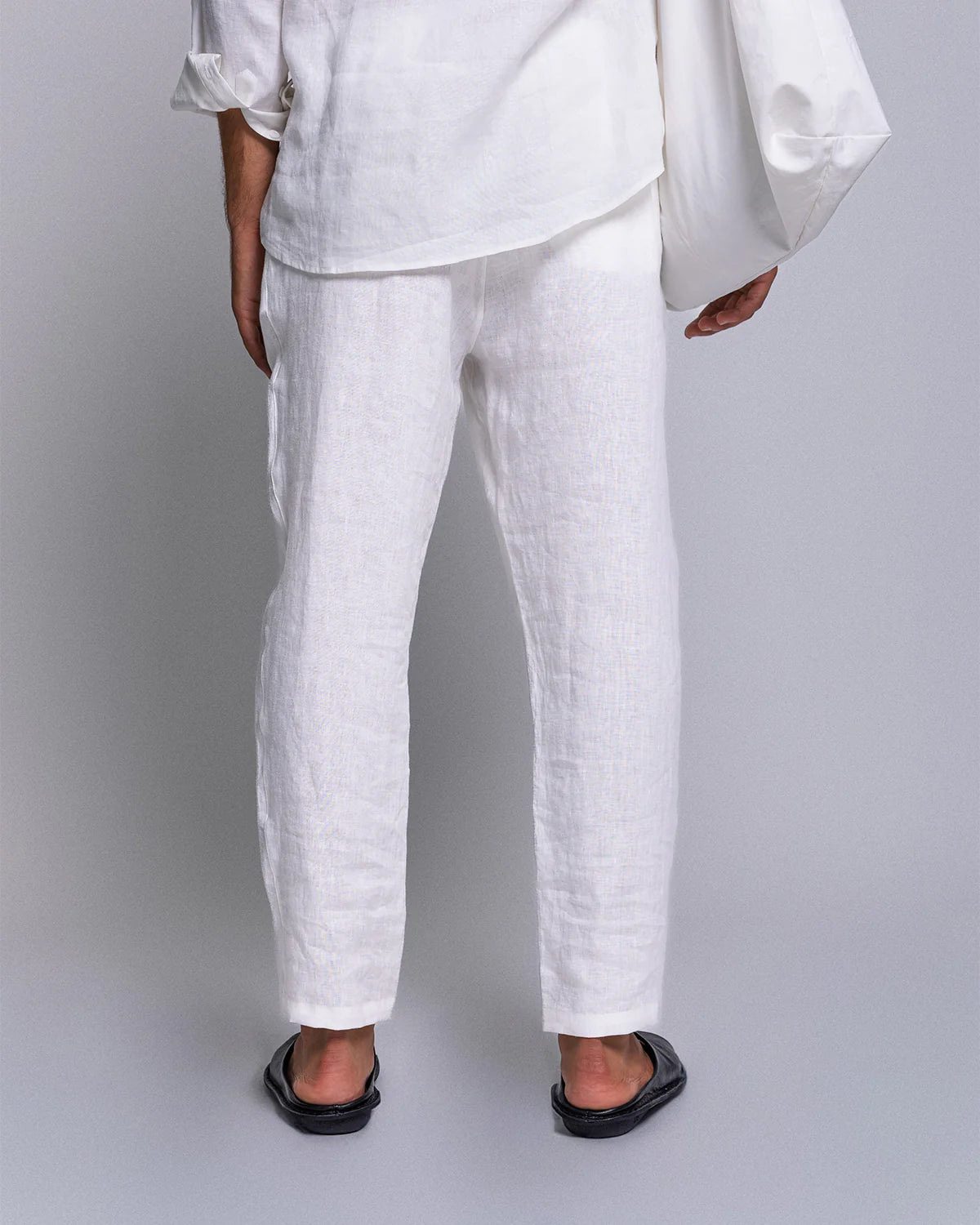 LINEN TROUSERS 02