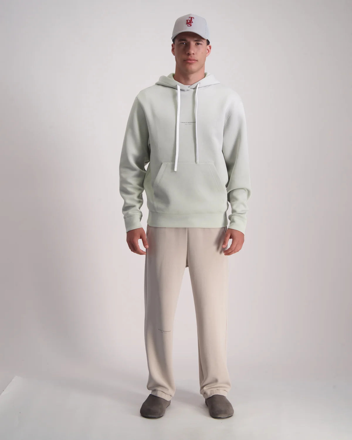 CLASSIC HOODIE