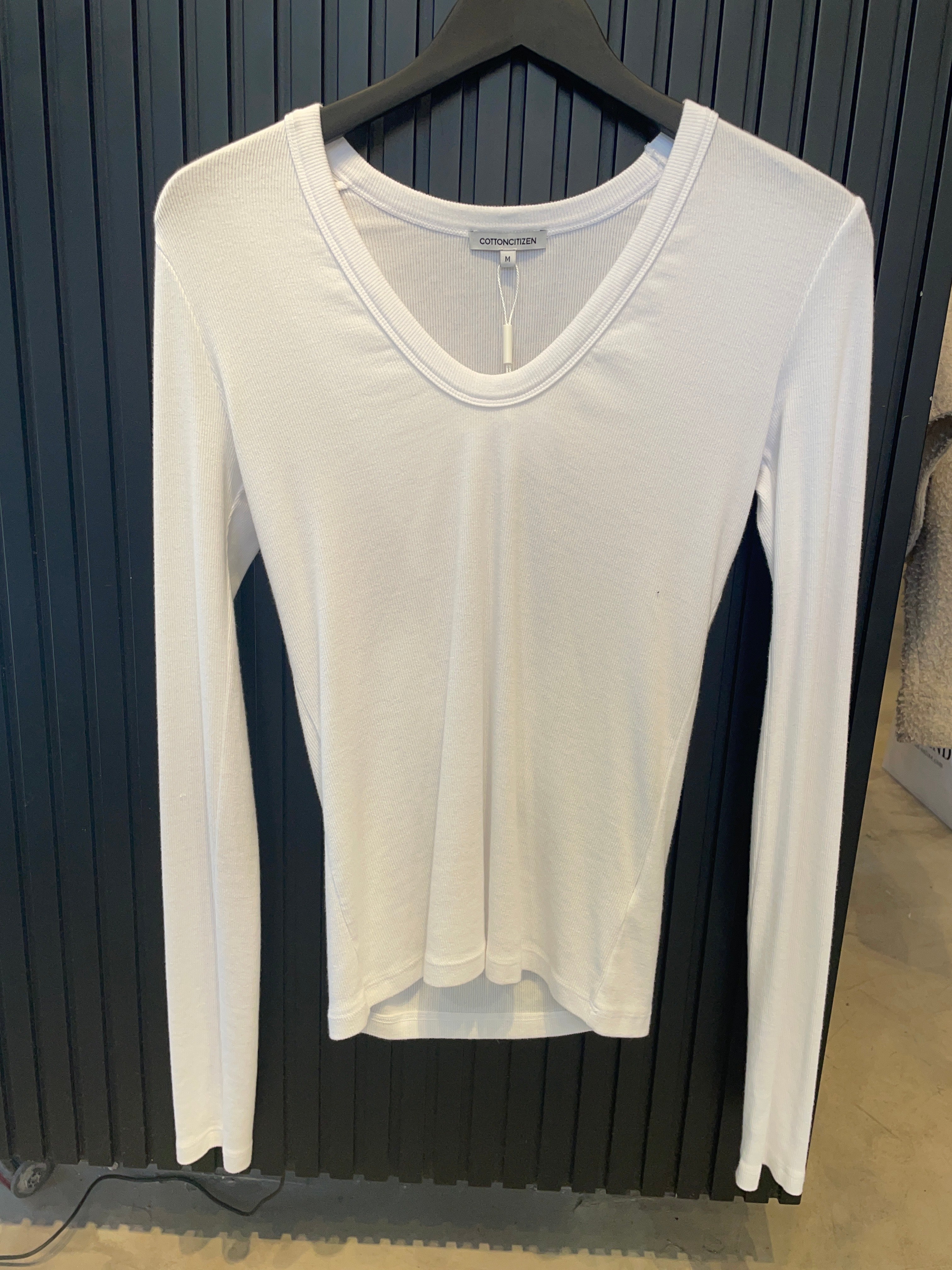 Verona u neck shirt-white