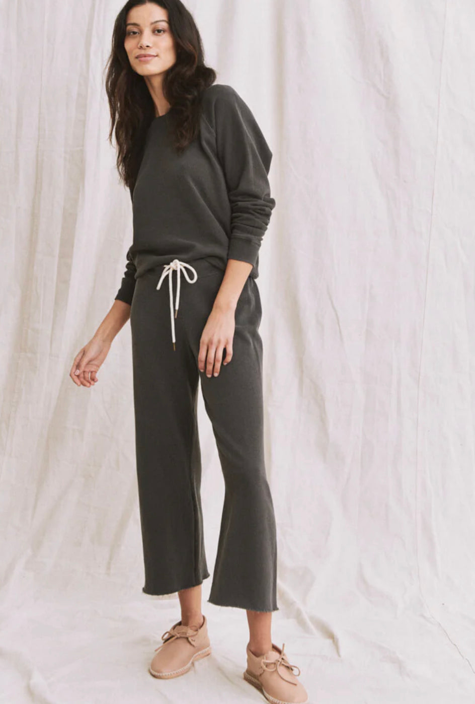 The Wide Leg Cropped Sweatpant - Washed Black