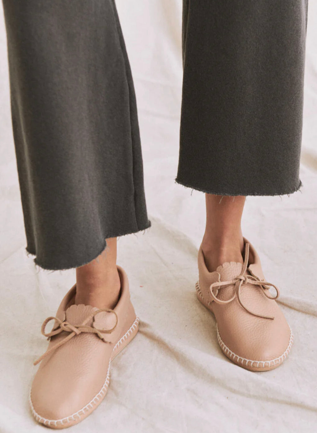 The Wide Leg Cropped Sweatpant - Washed Black