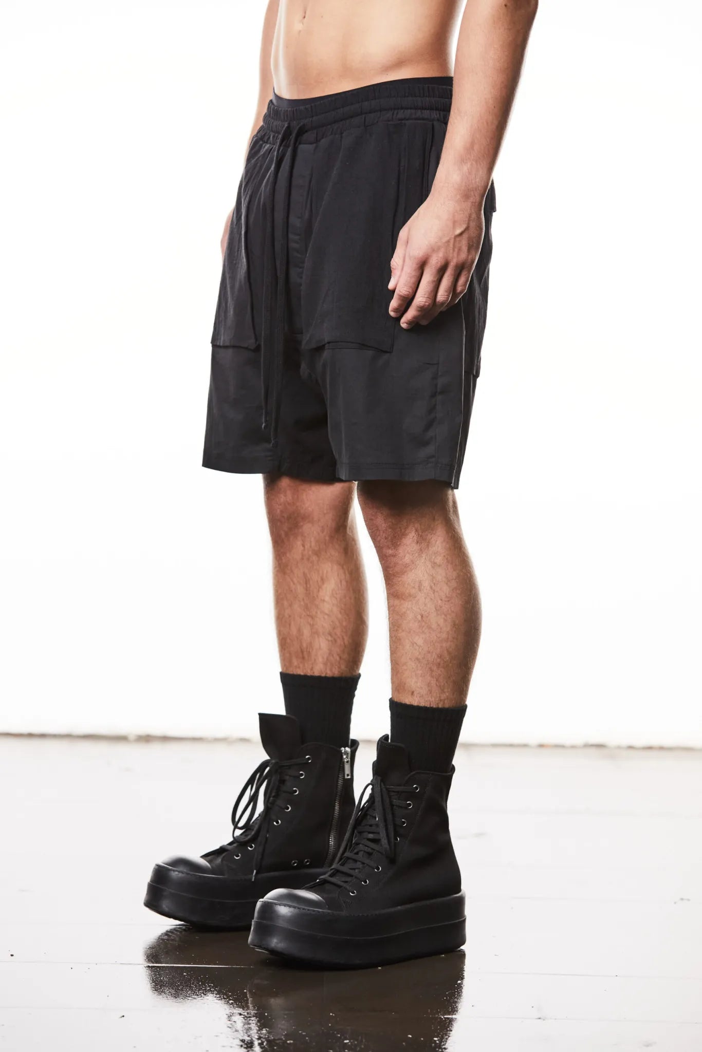Black shorts - mst484