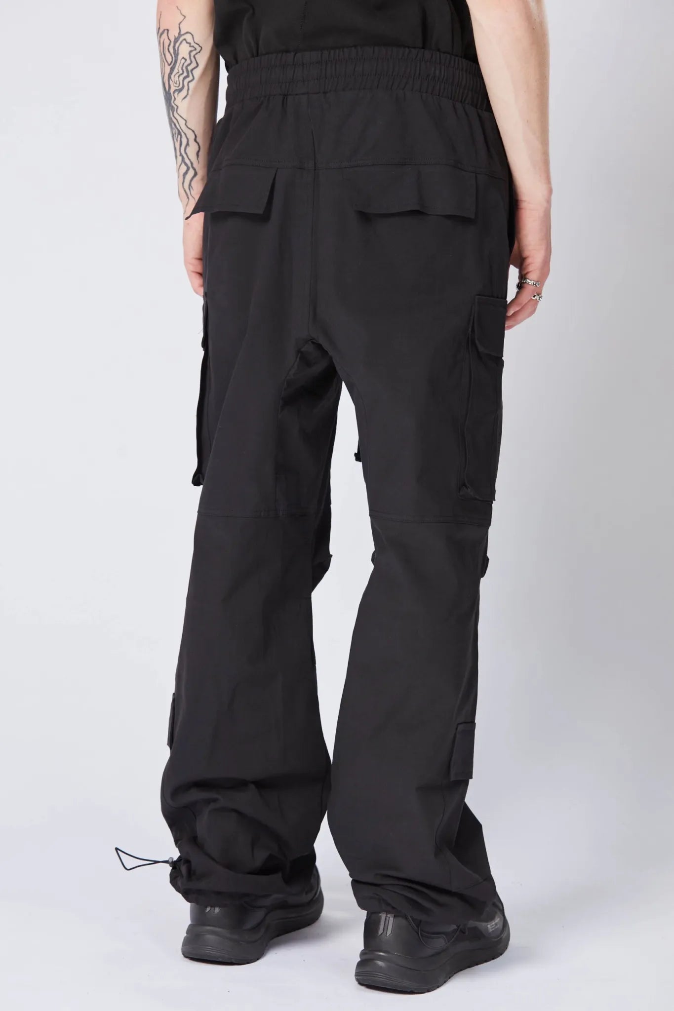 Nylon Pockets Oversized Trousers - Black
