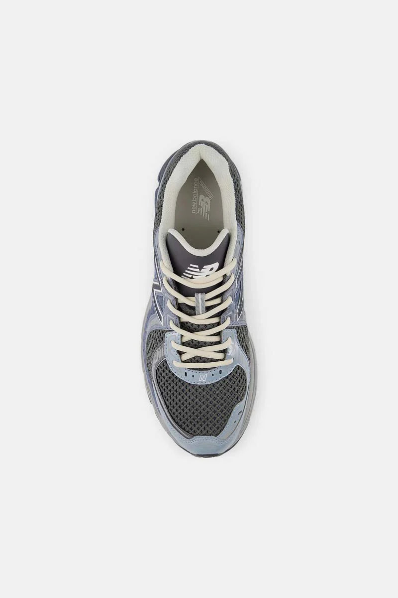 860 v2 sneakers