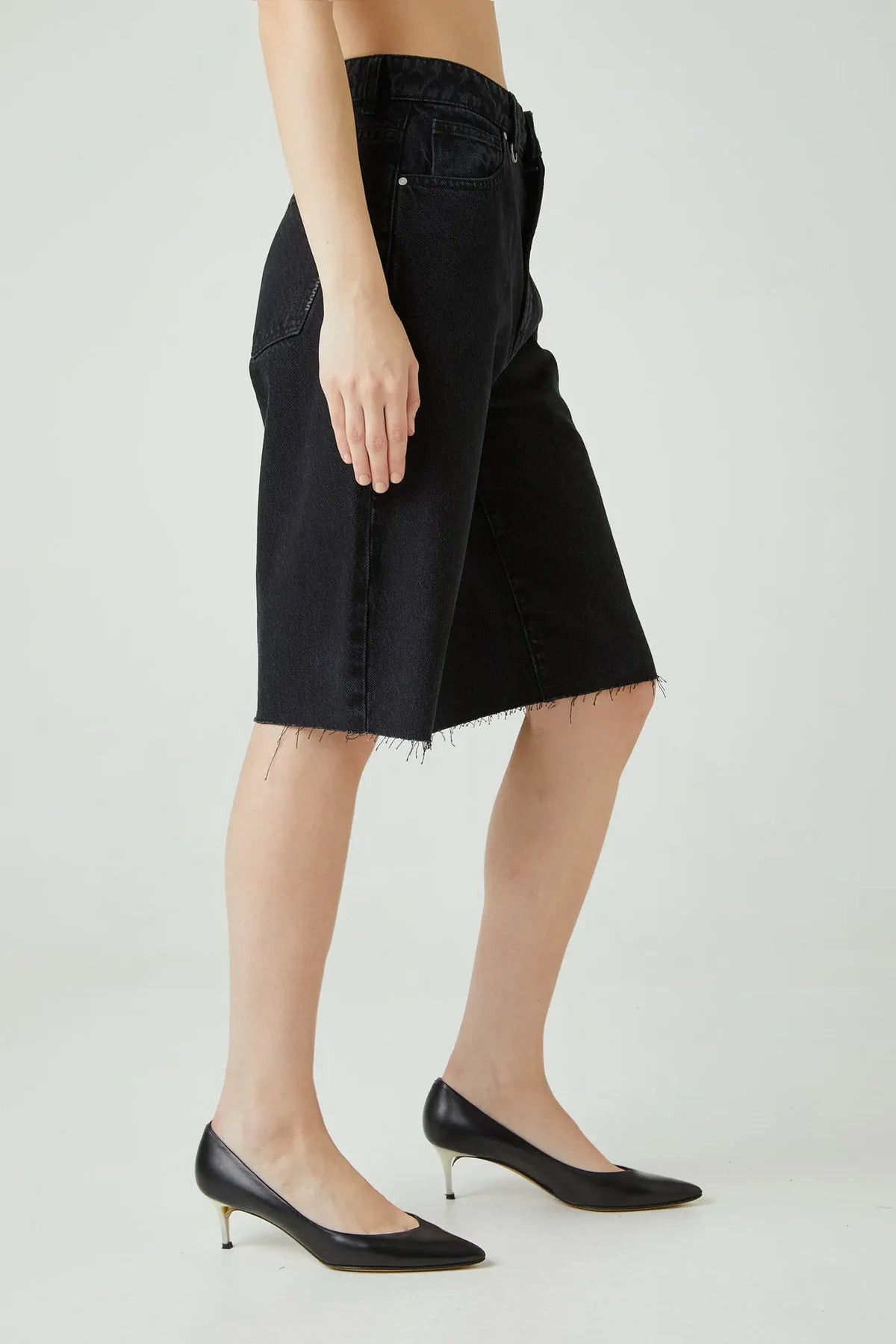 Sade Used Black Short