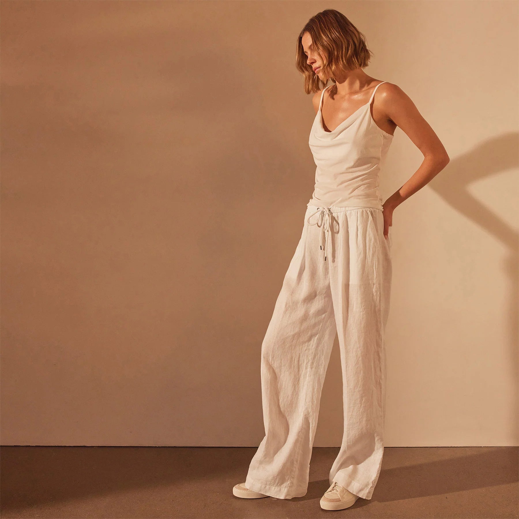 Wide leg relaxed linen pant - white