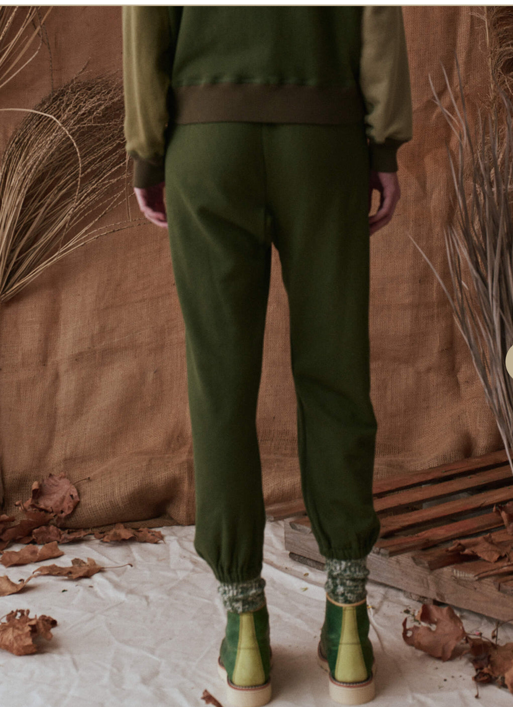 The stadium sweatpant - army green