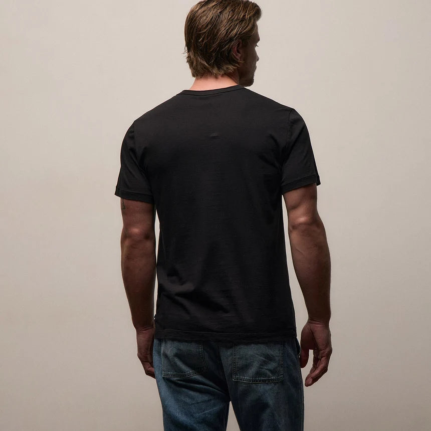 LIGHTWEIGHT JERSEY POCKET TEE
