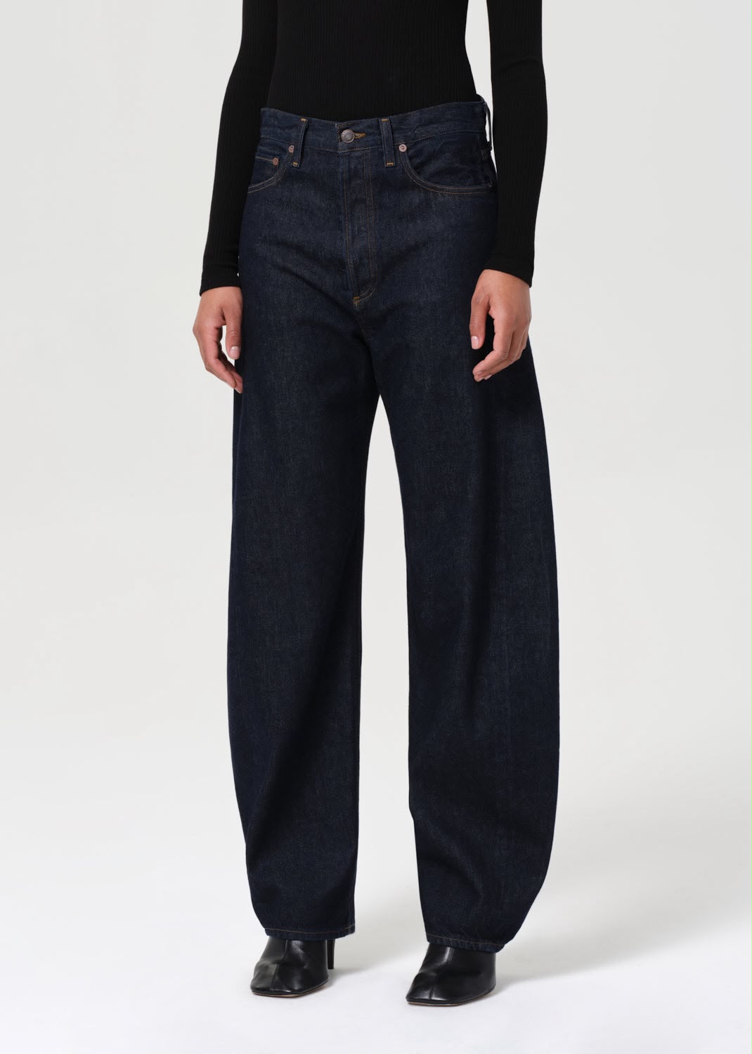 LUNA HIGH RISE PIECED TAPER (WEIGHTLESS)
IN RINSE