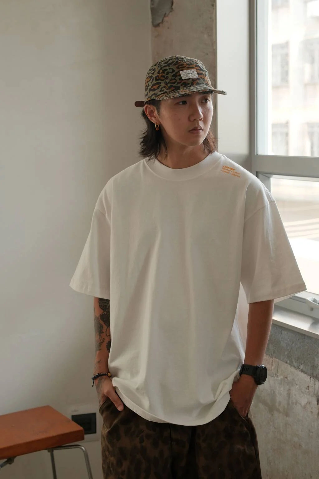 LAPIVIMA T-SHIRT - WHITE WITH LOGO