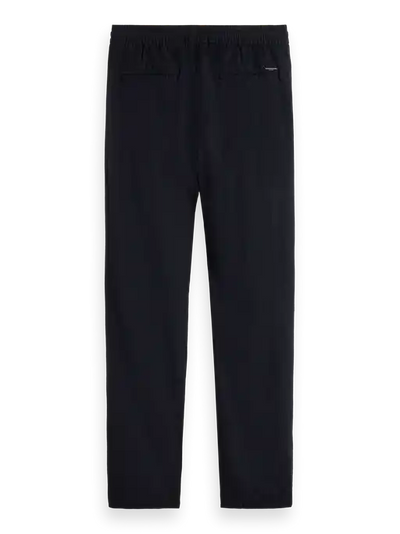 Regular straight fit