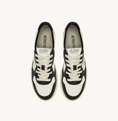 MEDALIST LOW SNEAKERS IN WHITE AND BLACK LEATHER WITH LETTERING