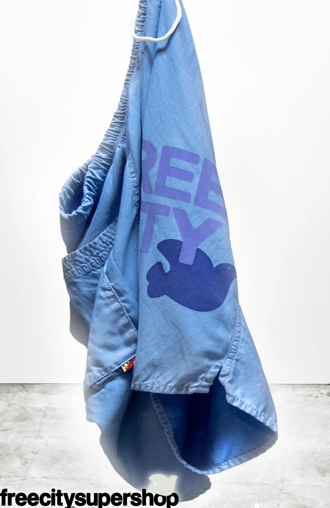 מכנס קצר Freecity Matte/Satin Back/Pocket