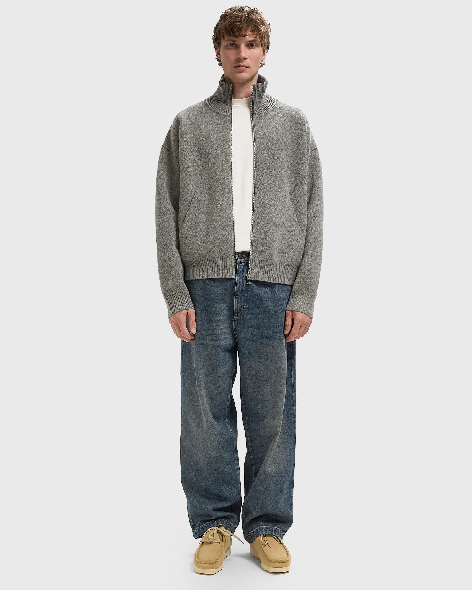 CORE ZIP-UP SWEATER