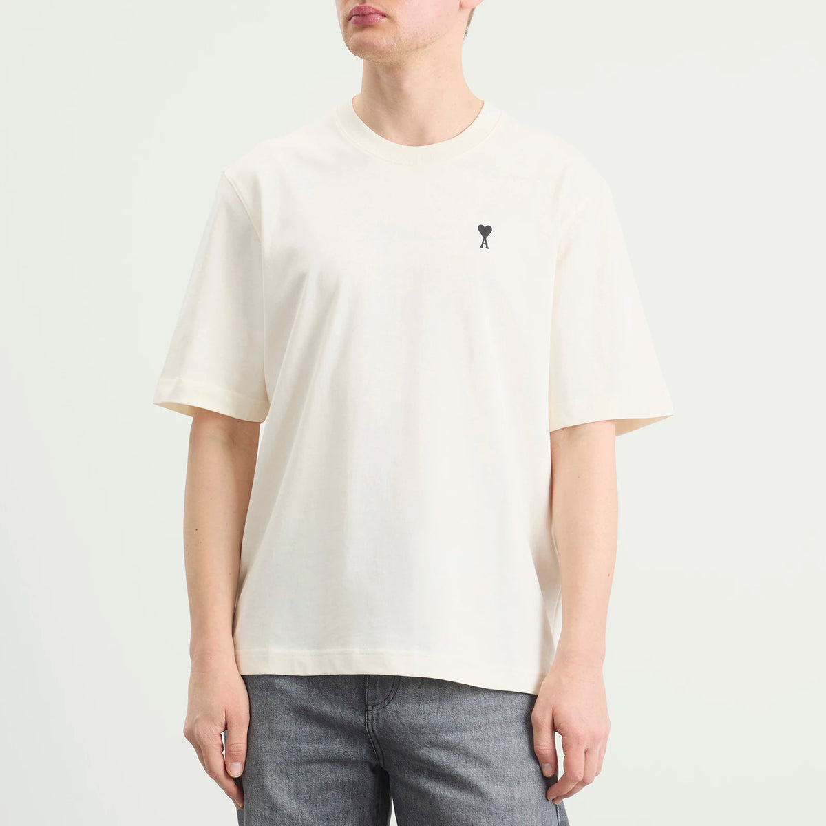 AMI PARIS BOXY FIT SHORT SLEEVE ADC T-SHIRT
Blanc Creme