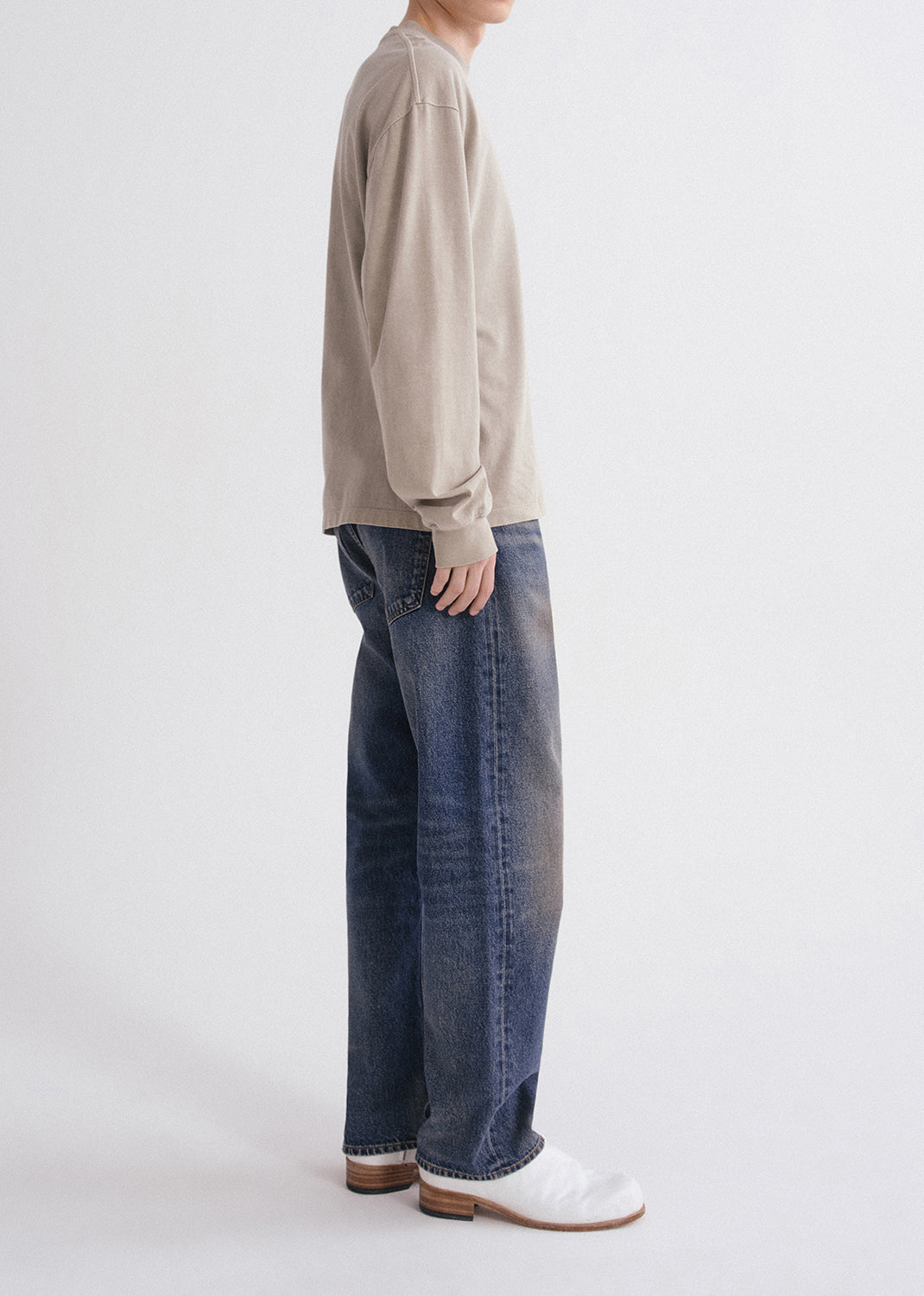 90'S JEAN (WEIGHTLESS) IN KISMET