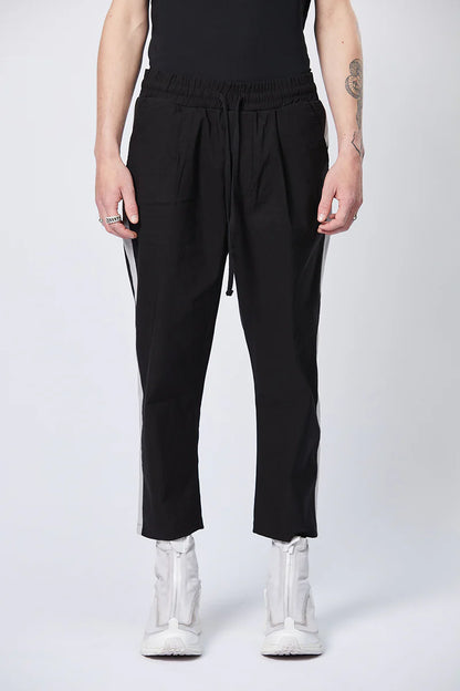 White line cropped trousers