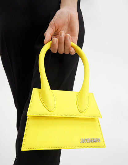 Le Chiquito Moyen Shoulder Bag - neon yellow