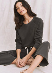 THE WIDE LEG CROPPED SWEATPANT - WASHED BLACK