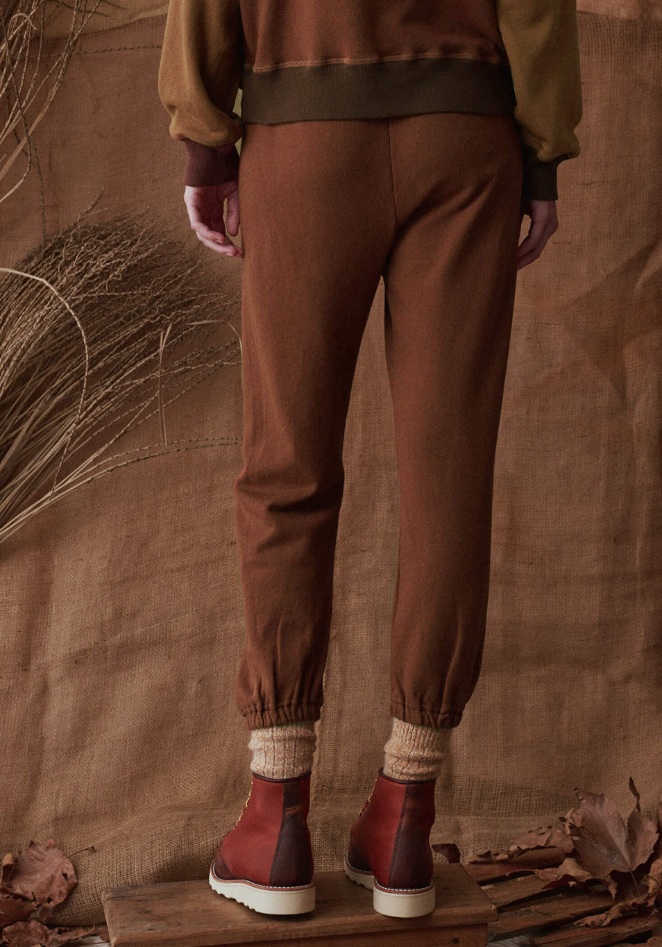 The stadium sweatpant - heritage brown