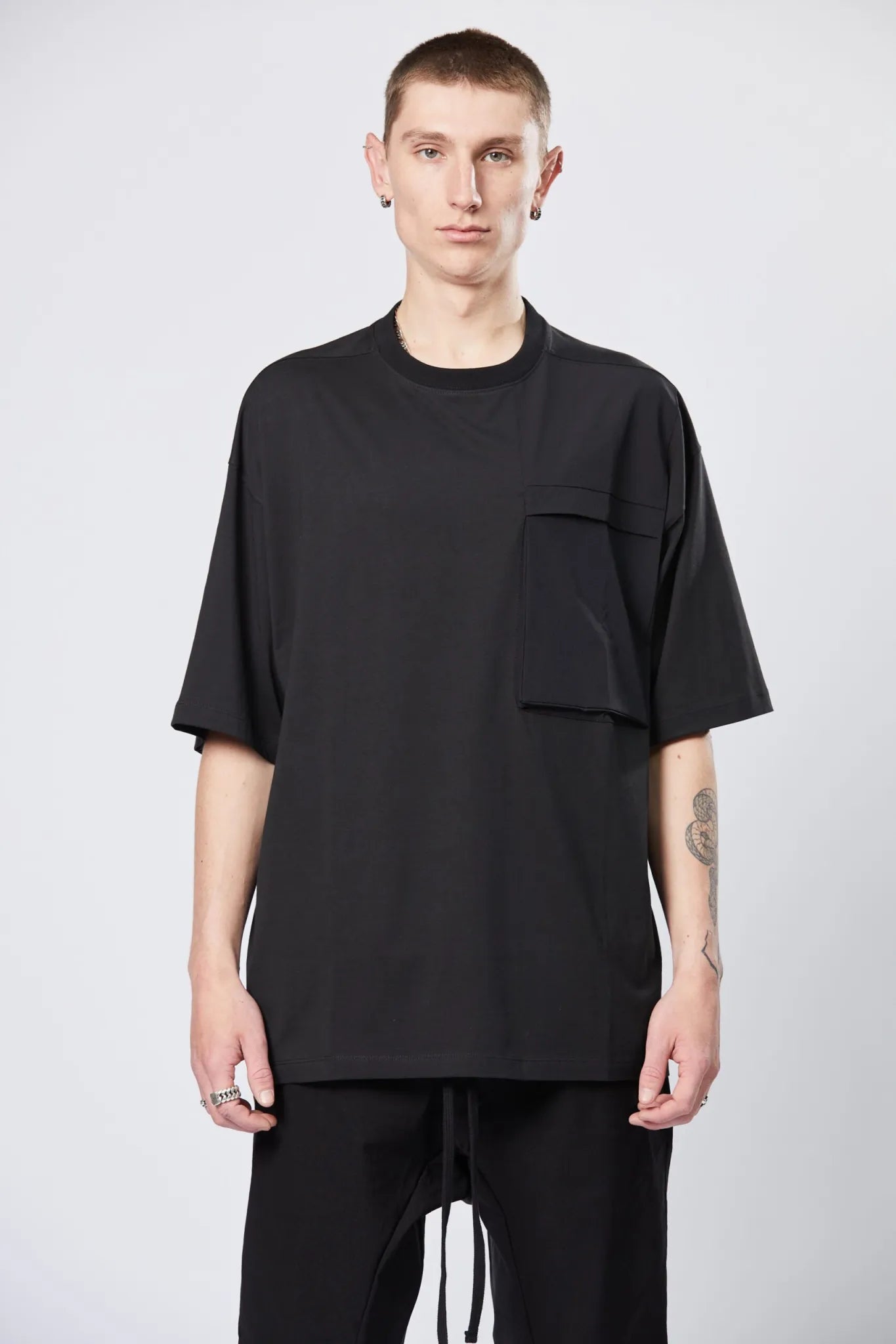 Pocket tee - black