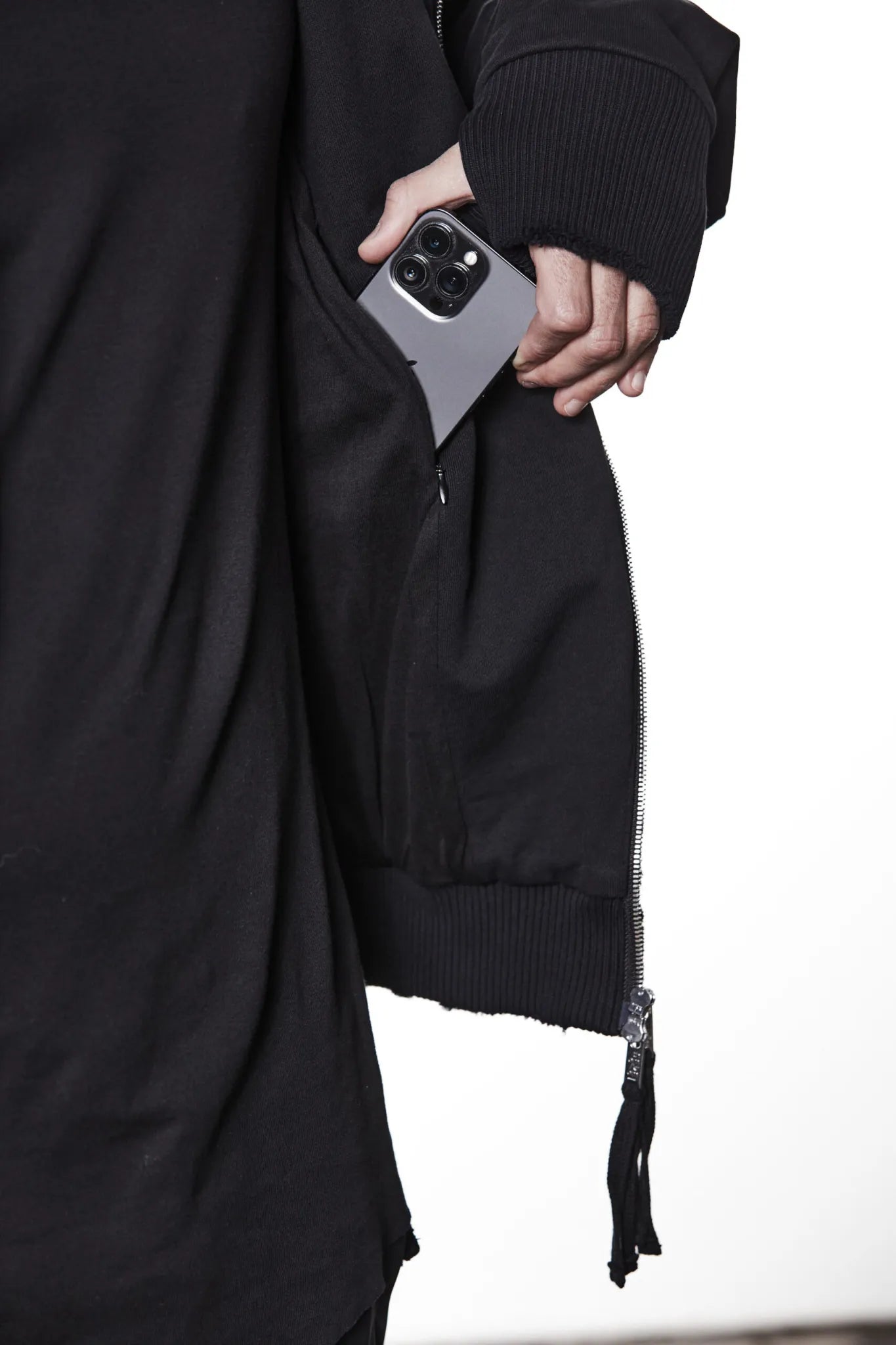 Black hoodie - msj689