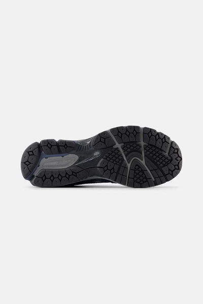 860 v2 sneakers