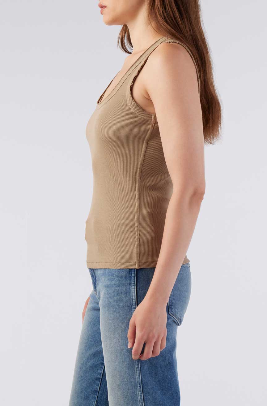 Angel rib tank - sand