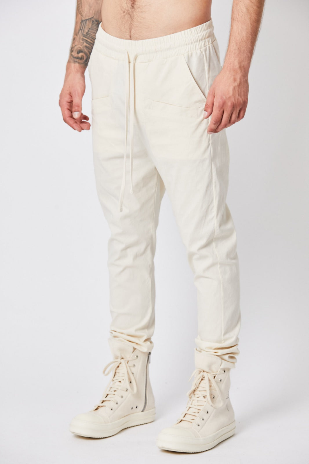 Off white regular crotch trousers